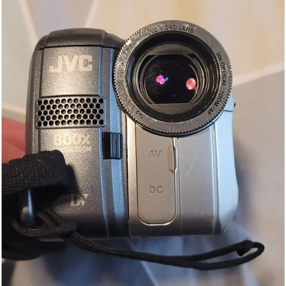 JVC GR-DA30 Digital Video Camera For Parts/Not Working